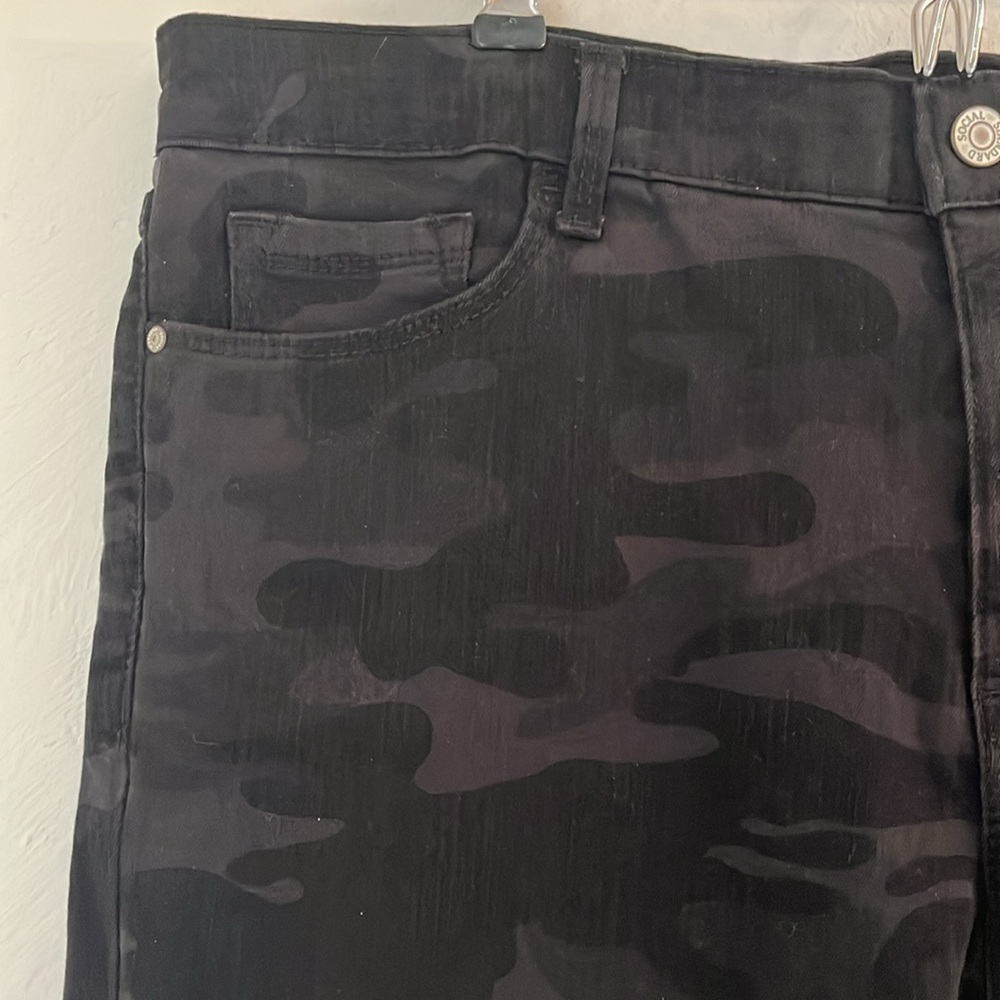 Social Standard by Sanctuary Ankle Skinny Camo Jeans, Size 14, Black/Gray - Picture 4 of 13